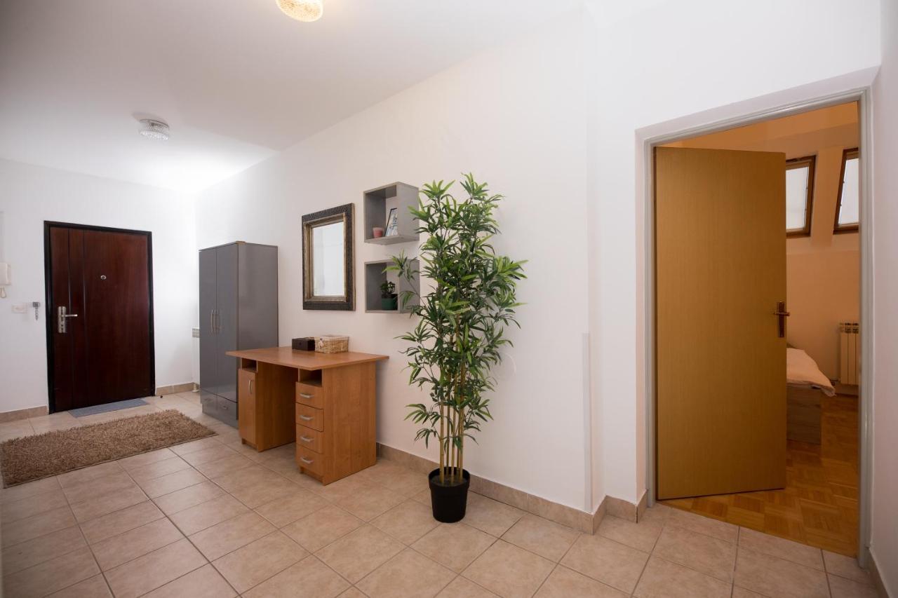 Apartman Ana Appartement Osijek Buitenkant foto