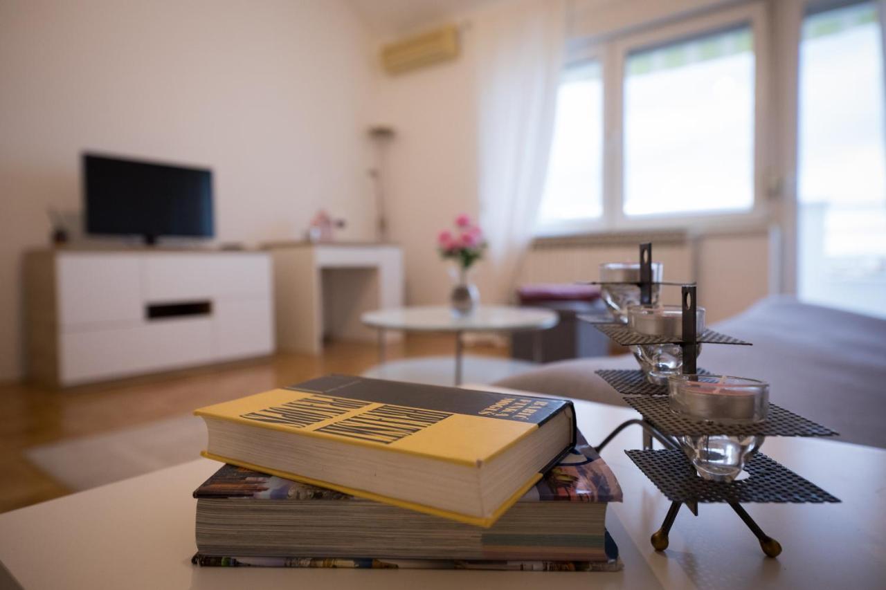 Apartman Ana Appartement Osijek Buitenkant foto