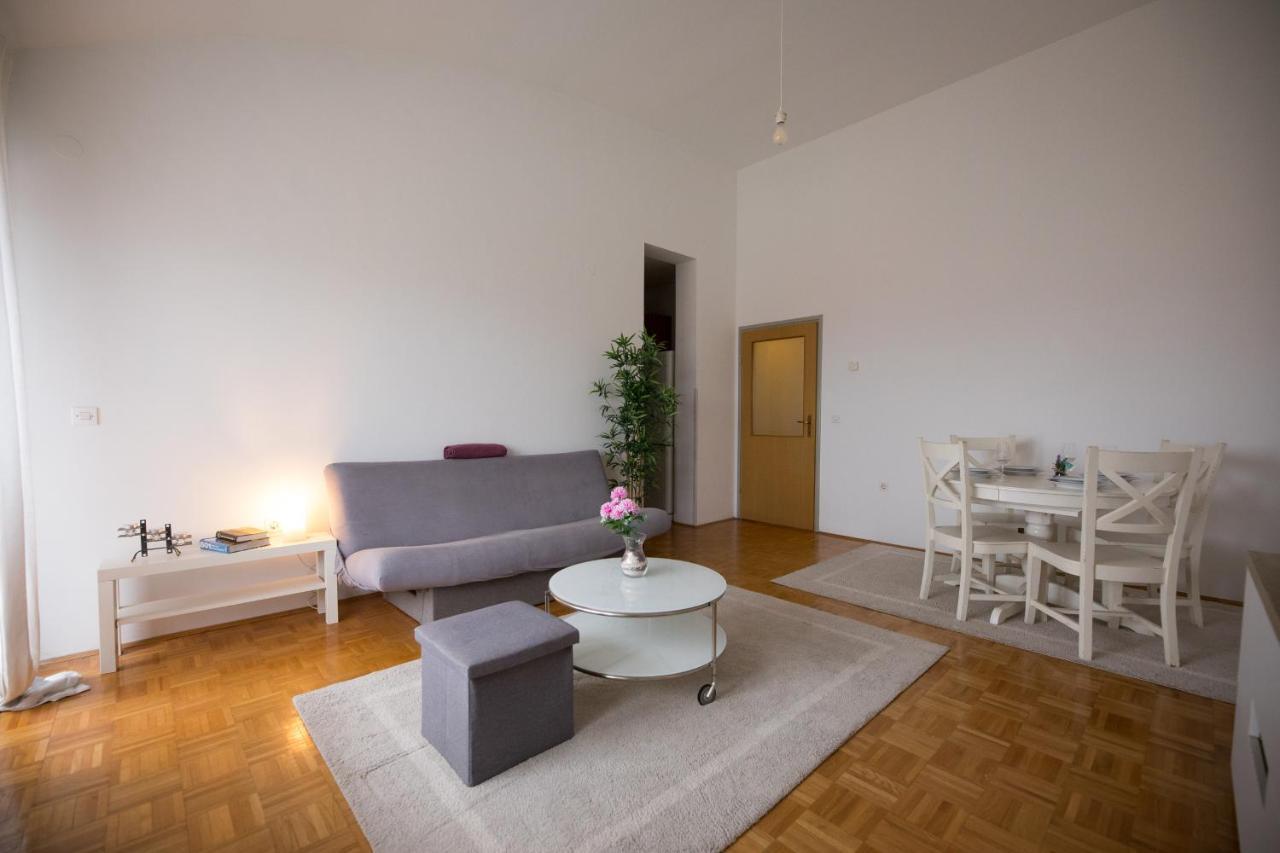 Apartman Ana Appartement Osijek Buitenkant foto