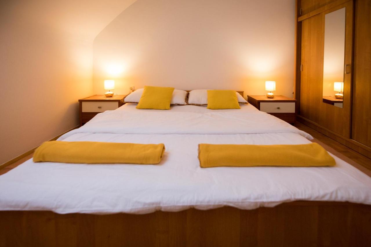 Apartman Ana Appartement Osijek Buitenkant foto